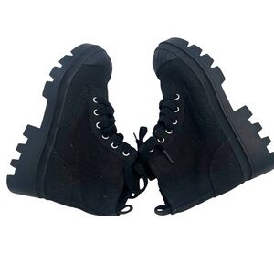 Universal Thread Black Women's Chunky Lace-Up Boots size 6